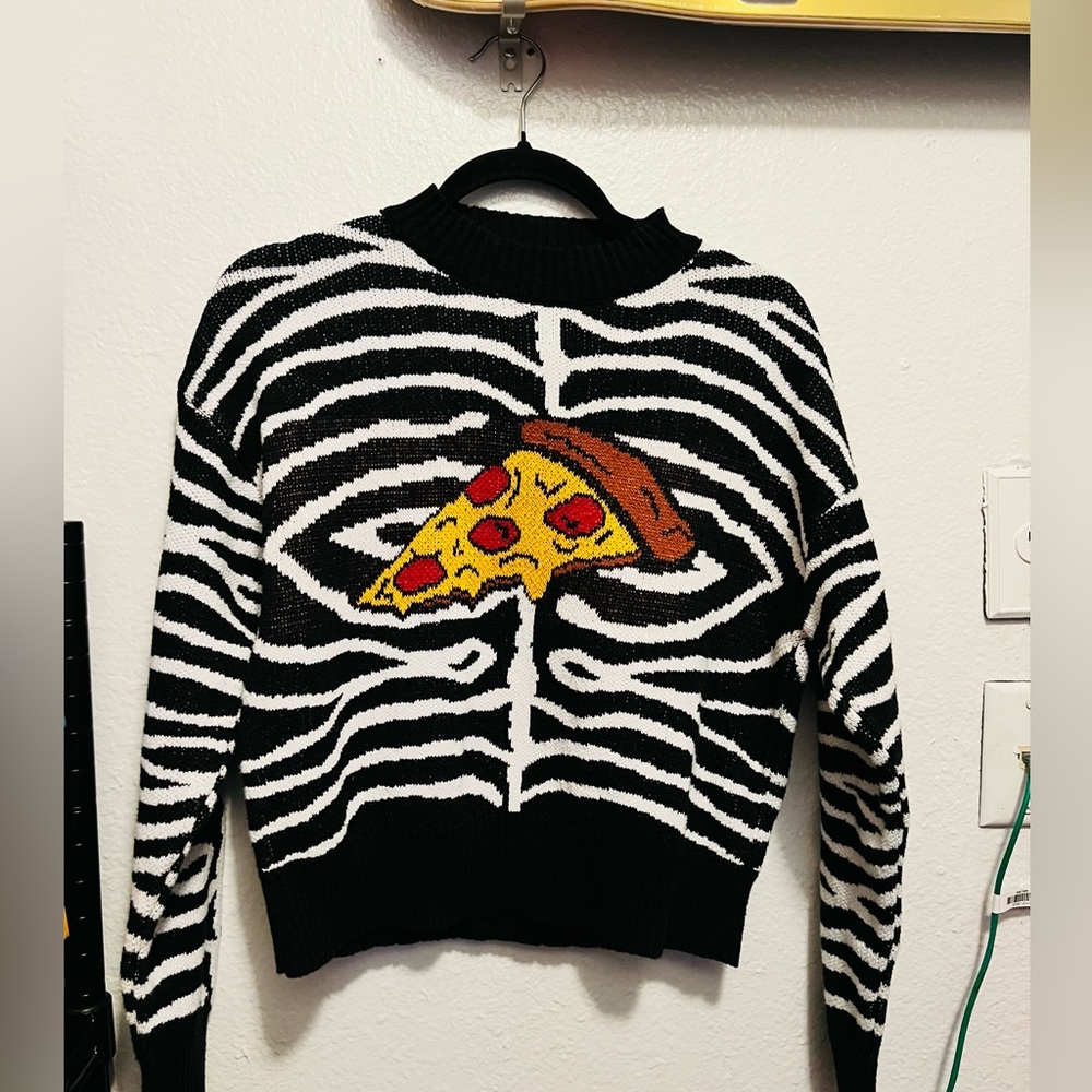 Zara sweater pizza